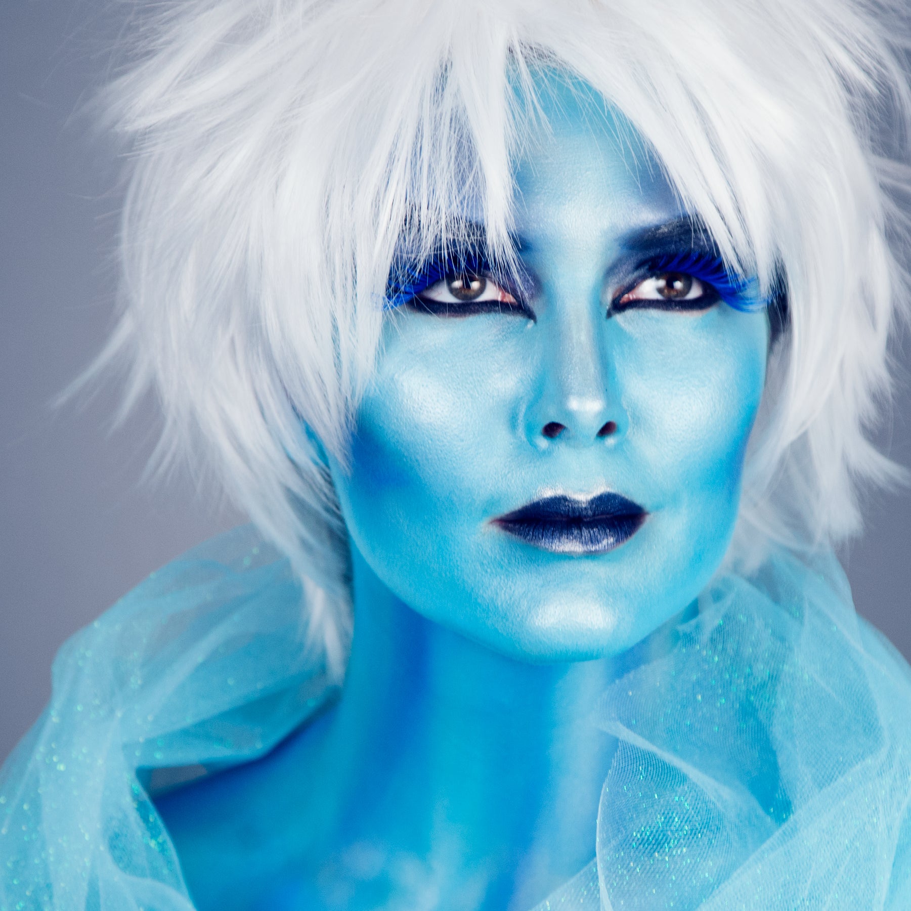Making of the Ice Queen Makeup Look for Halloween using artis brushes